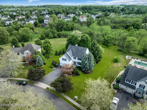 6 Champions Cir, Branchburg, NJ 08876