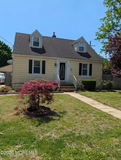 54 Clinton Ave, Eatontown, NJ 07724