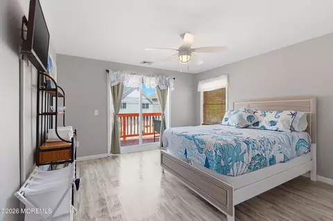 Bedroom - 334 E Bayview Ave, Ocean Gate, NJ 08740 photo 1 of 4