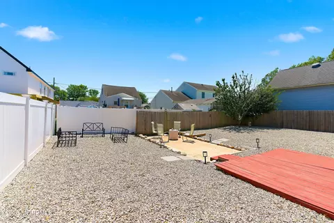 Exterior - 334 E Bayview Ave, Ocean Gate, NJ 08740 photo 6 of 7