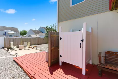 Exterior - 334 E Bayview Ave, Ocean Gate, NJ 08740 photo 5 of 7