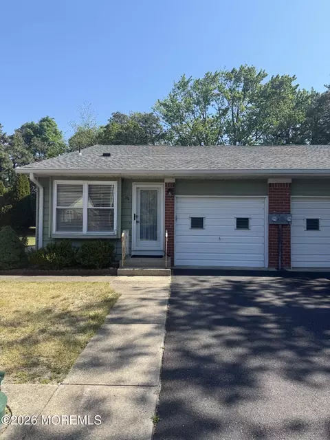 31 Homestead Dr #A, Whiting, NJ 08759