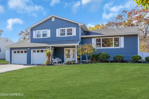 109 Woodridge Ave, Toms River, NJ 08755