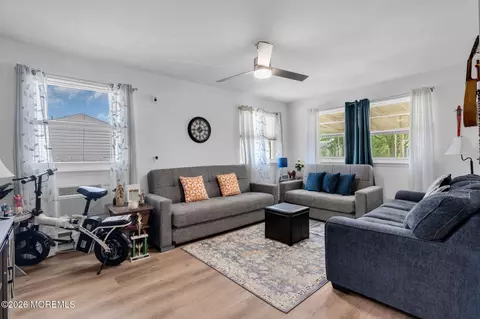 76 Franklin Ln #B, Whiting, NJ 08759