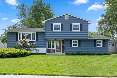 66 Creighton Cir, Old Bridge, NJ 08857