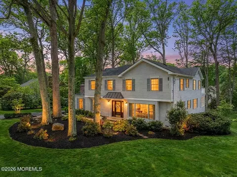 27 Fox Hill Rd, Middletown, NJ 07748