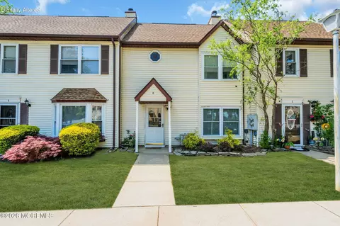 6 Independence Ct, Jackson, NJ 08527
