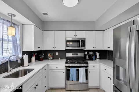 Kitchen - 6 Independence Ct, Jackson, NJ 08527 photo 1 of 2