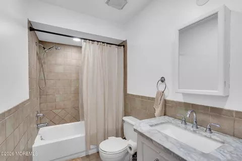 Bath - 6 Independence Ct, Jackson, NJ 08527 photo 2 of 2