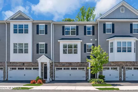 106 Arose Ln, Middletown, NJ 07748