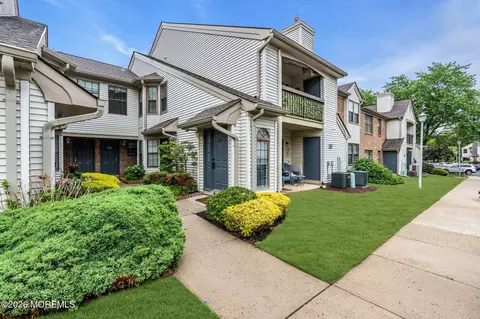 212 Sunshine Ct #212, Parlin, NJ 08859