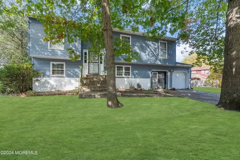1038 Hearthstone Dr, Lakewood, NJ 08701