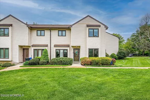 15 Orange Dr, Marlboro, NJ 07746