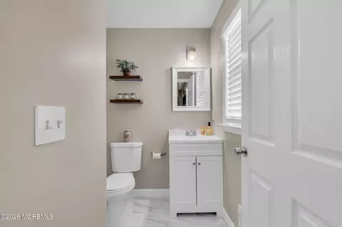 Bath - 1838 Whitcomb Rd, Forked River, NJ 08731 photo 2 of 3