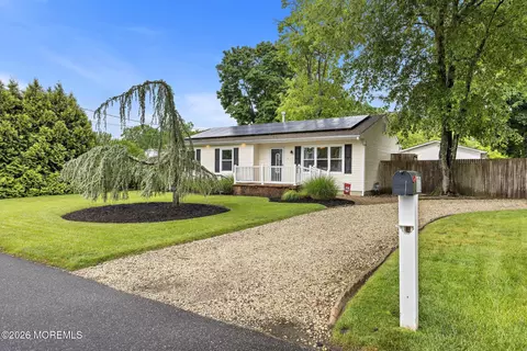 172 Bosun Ave, Manahawkin, NJ 08050
