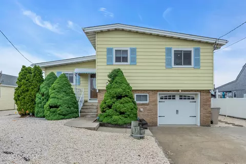 87 Ronald Ave S, Bayville, NJ 08721