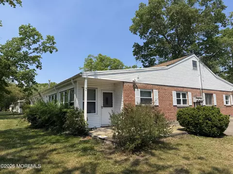9 Willow St #C, Toms River, NJ 08757