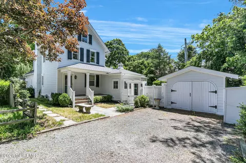 15 Haggers Ln, Fair Haven, NJ 07704