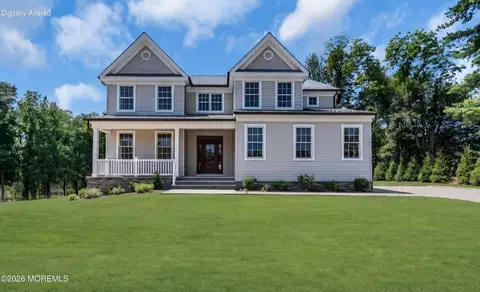 1 Barrington Ct, Holmdel, NJ 07733