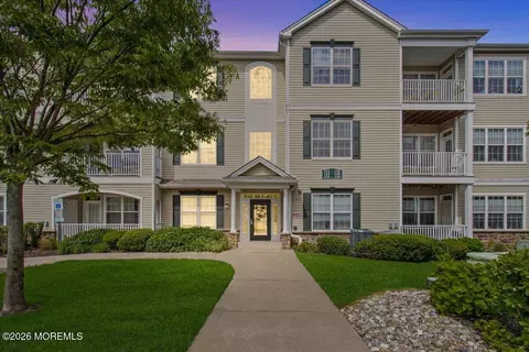 136 Mill Pond Way, Eatontown, NJ 07724