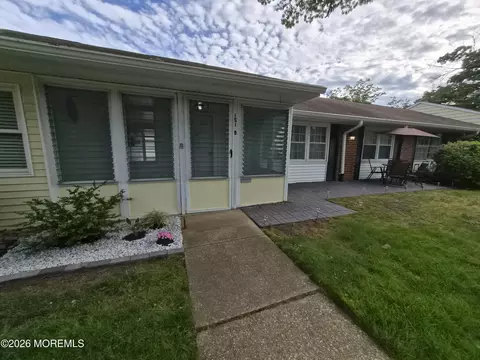 151 Buckingham Dr # B, Lakewood, NJ 08701