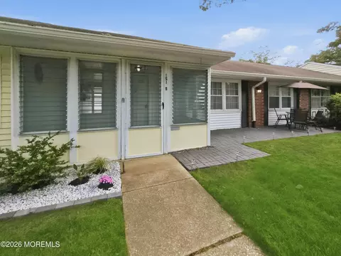 151 Buckingham Dr # B, Lakewood, NJ 08701
