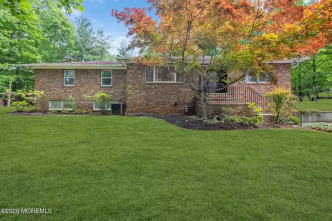 70 Line Rd, Holmdel, NJ 07733