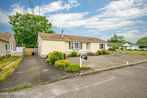 407 Sinclair Ave, Lanoka Harbor, NJ 08734