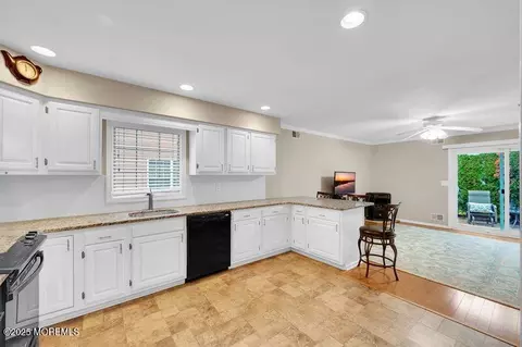 Kitchen - 22 Rushmore Dr, Brick, NJ 08724 photo 2 of 3