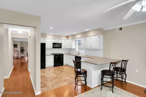 Kitchen - 22 Rushmore Dr, Brick, NJ 08724 photo 1 of 3