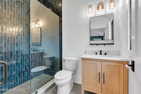 Bath - 2130 Shadow Ln, Wall, NJ 07719 photo 13 of 14