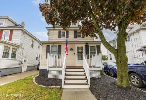76 Morris Ave, Belford, NJ 07718