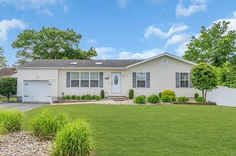 1424 Madison Ave, Toms River, NJ 08757