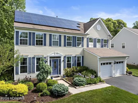125 Kensington Dr, Galloway, NJ 08205