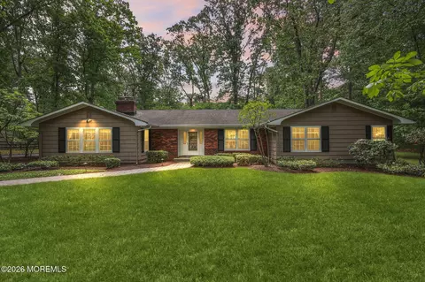 3 Warren Dr, Marlboro, NJ 07746