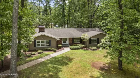 3 Warren Dr, Marlboro, NJ 07746