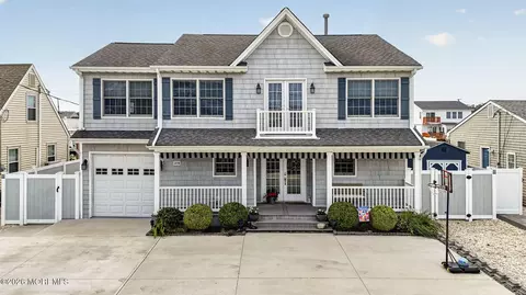 378 Bayview Ave, Bayville, NJ 08721
