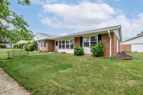 1270 Argyll Cir # B, Lakewood, NJ 08701