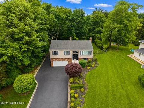 18 Nolan Rd, Morganville, NJ 07751