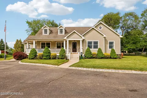 17 Willow Ct, Oceanport, NJ 07757