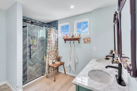 Bath - 5 James Dr, Waretown, NJ 08758 photo 2 of 3