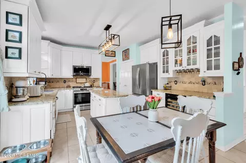 Kitchen - 5 James Dr, Waretown, NJ 08758 photo 2 of 3