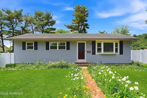 3 Xavier Dr, Jackson, NJ 08527