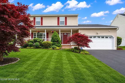 30 Kentucky Dr, Hazlet, NJ 07730