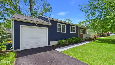 27 Rockland Rd, Ewing, NJ 08638
