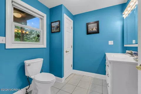 Bath - 57 Nautilus Dr W, Leonardo, NJ 07737 photo 5 of 6