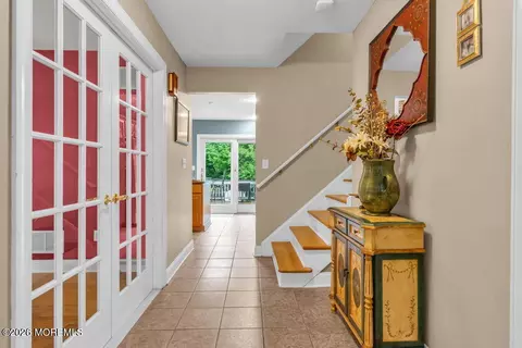 Entry Way - 57 Nautilus Dr W, Leonardo, NJ 07737 photo 4 of 5