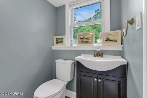 Bath - 57 Nautilus Dr W, Leonardo, NJ 07737 photo 3 of 6