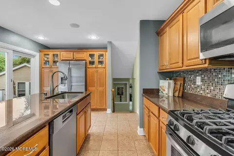 Kitchen - 57 Nautilus Dr W, Leonardo, NJ 07737 photo 4 of 8