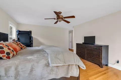 Bedroom - 57 Nautilus Dr W, Leonardo, NJ 07737 photo 4 of 9